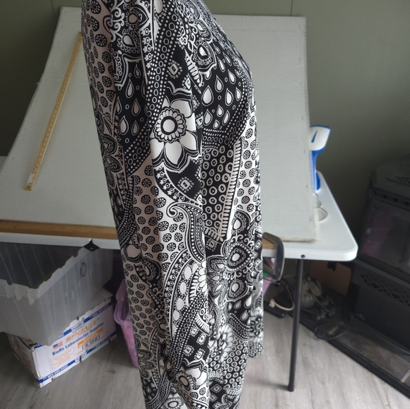 LOFT Black and White Patterned Midi Dress - Picture 10 of 12